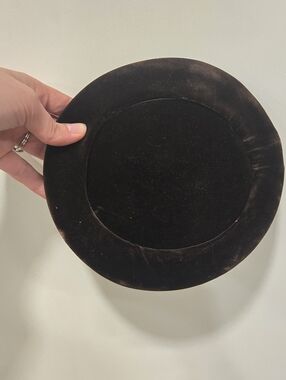 Mr. John• Paris/ New York Vintage Classic Brown Beret Velvet Pillbox Hat. 1960s